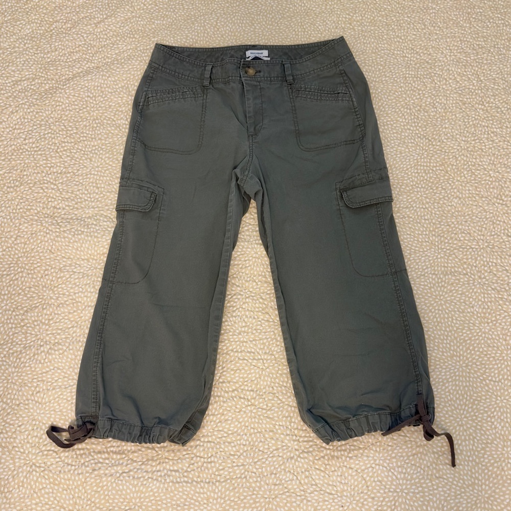 Dockers Women's Capri Cropped Cargo Pants in Army Green Capris